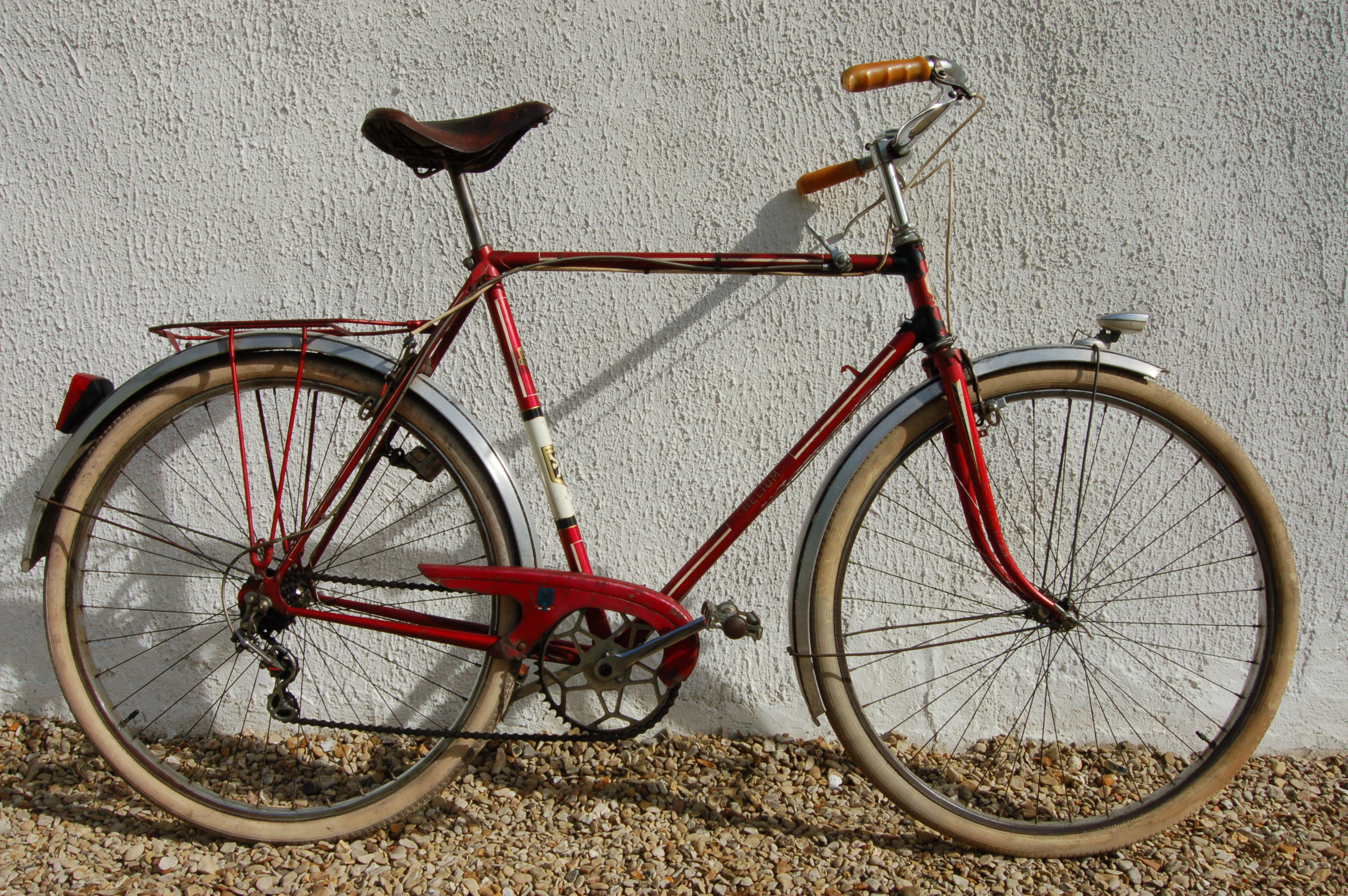 Lot De 4 Dynamos De Vélo Anciennes – JOS Type B/T/P Et New Watson – Non Testées