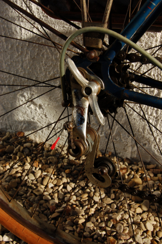 vélo bleu dérailleur